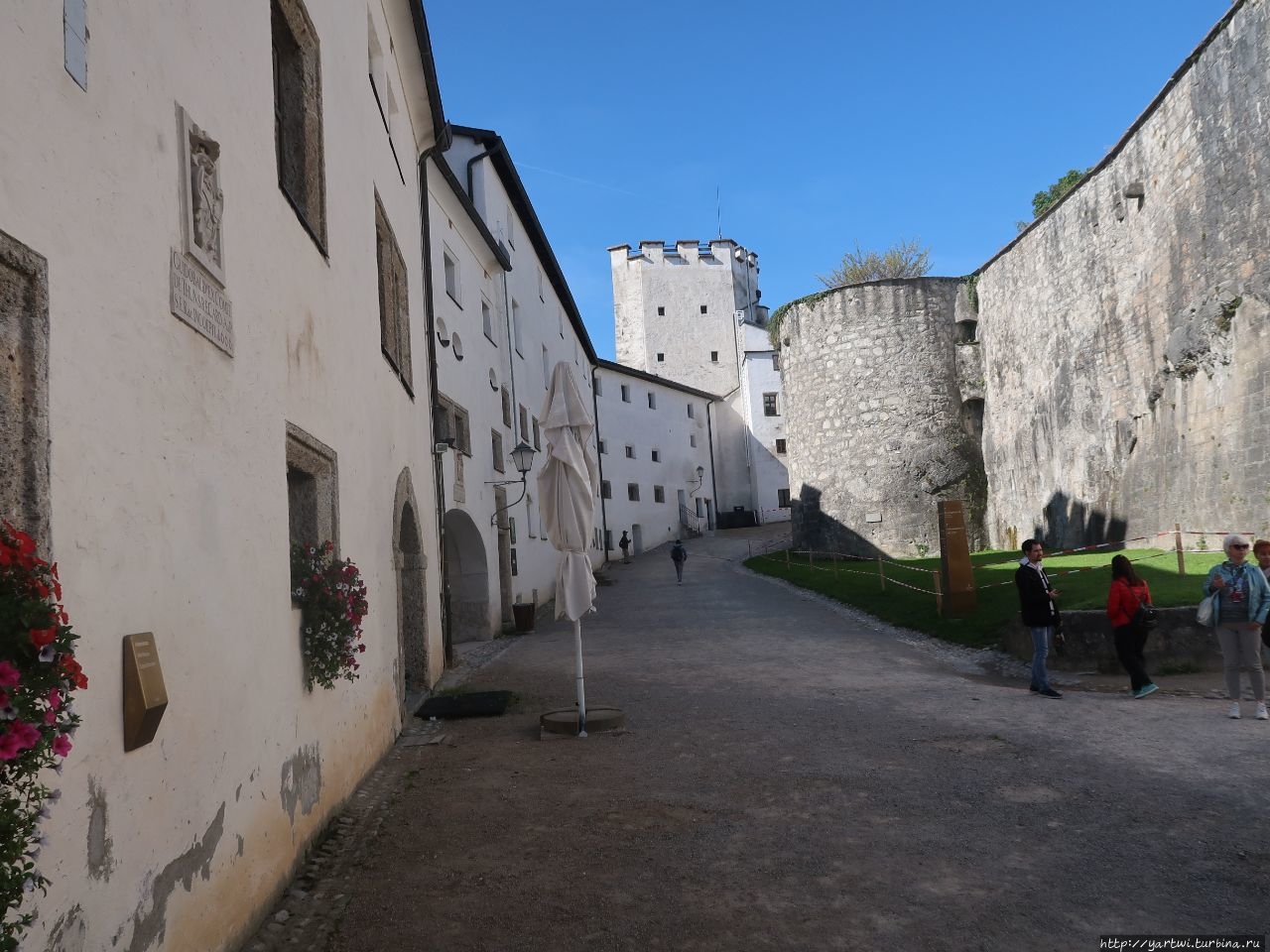 Крепость была ранее тюрьмой, складом и казармой. Зальцбург, Австрия