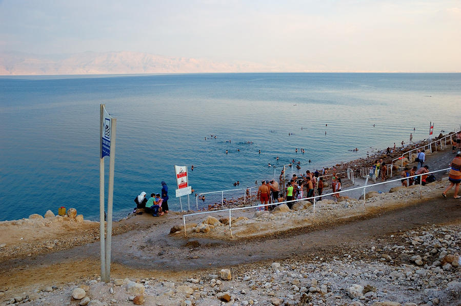 Спуск к пляжу Мертвое море, Израиль