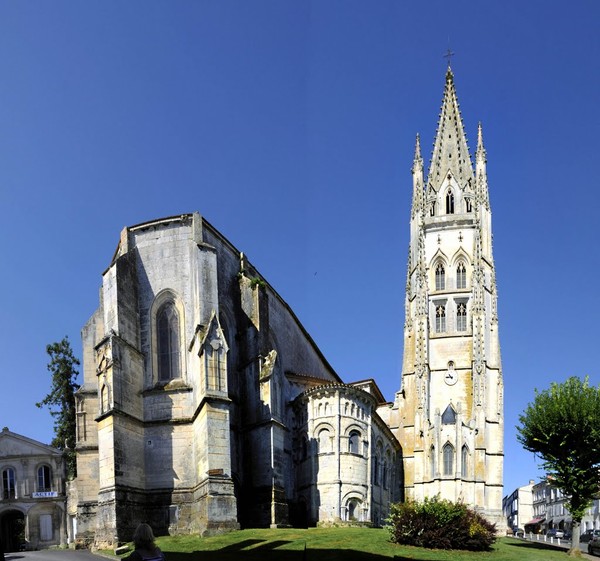 Базилика Сент-Ютроп-де-Сент / Basilique Saint Eutrope de Saintes