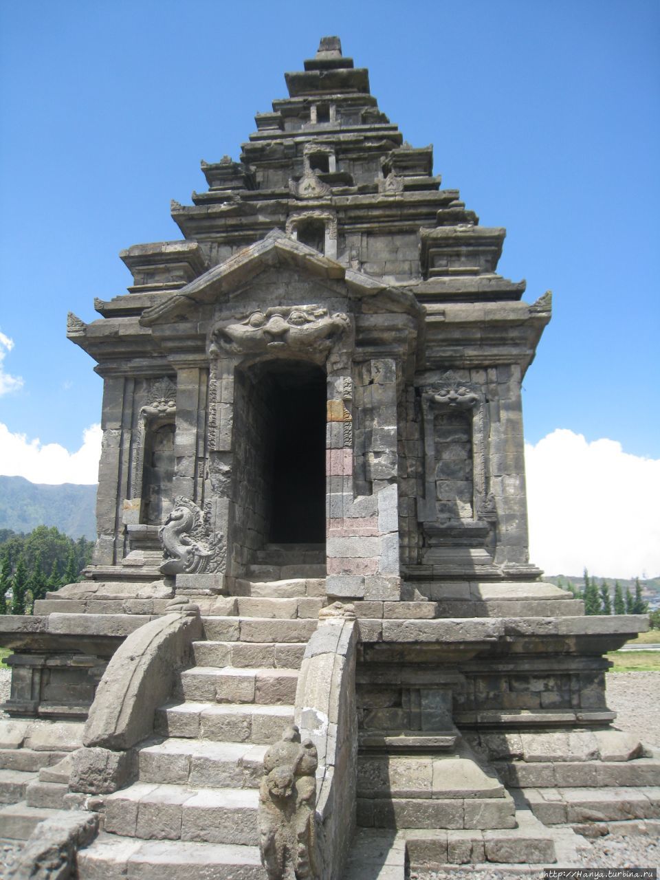 Храм Арджуна Пегунунган-Диенг, Индонезия