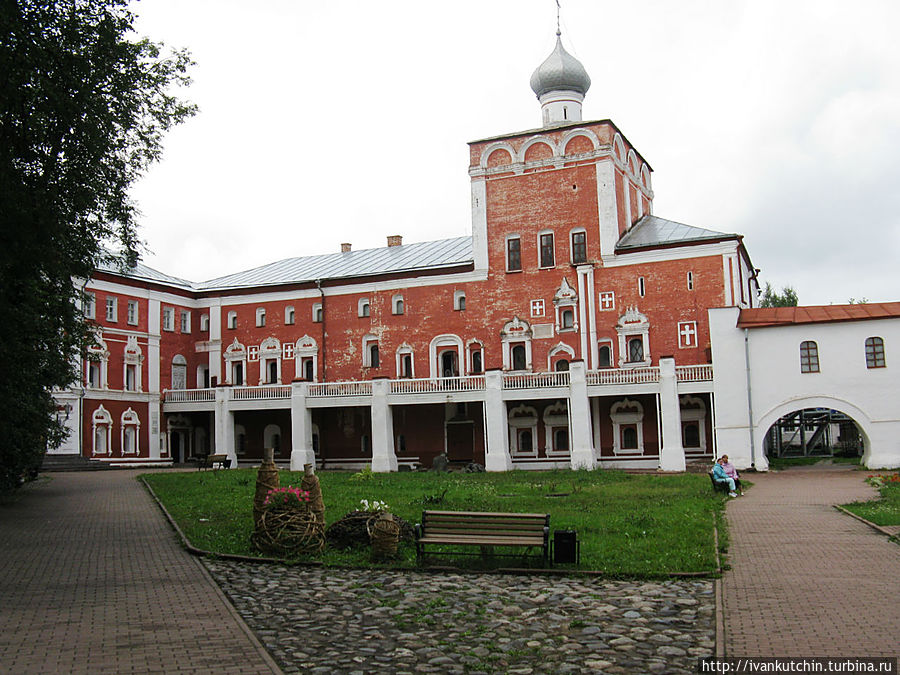 Внутри Кремля