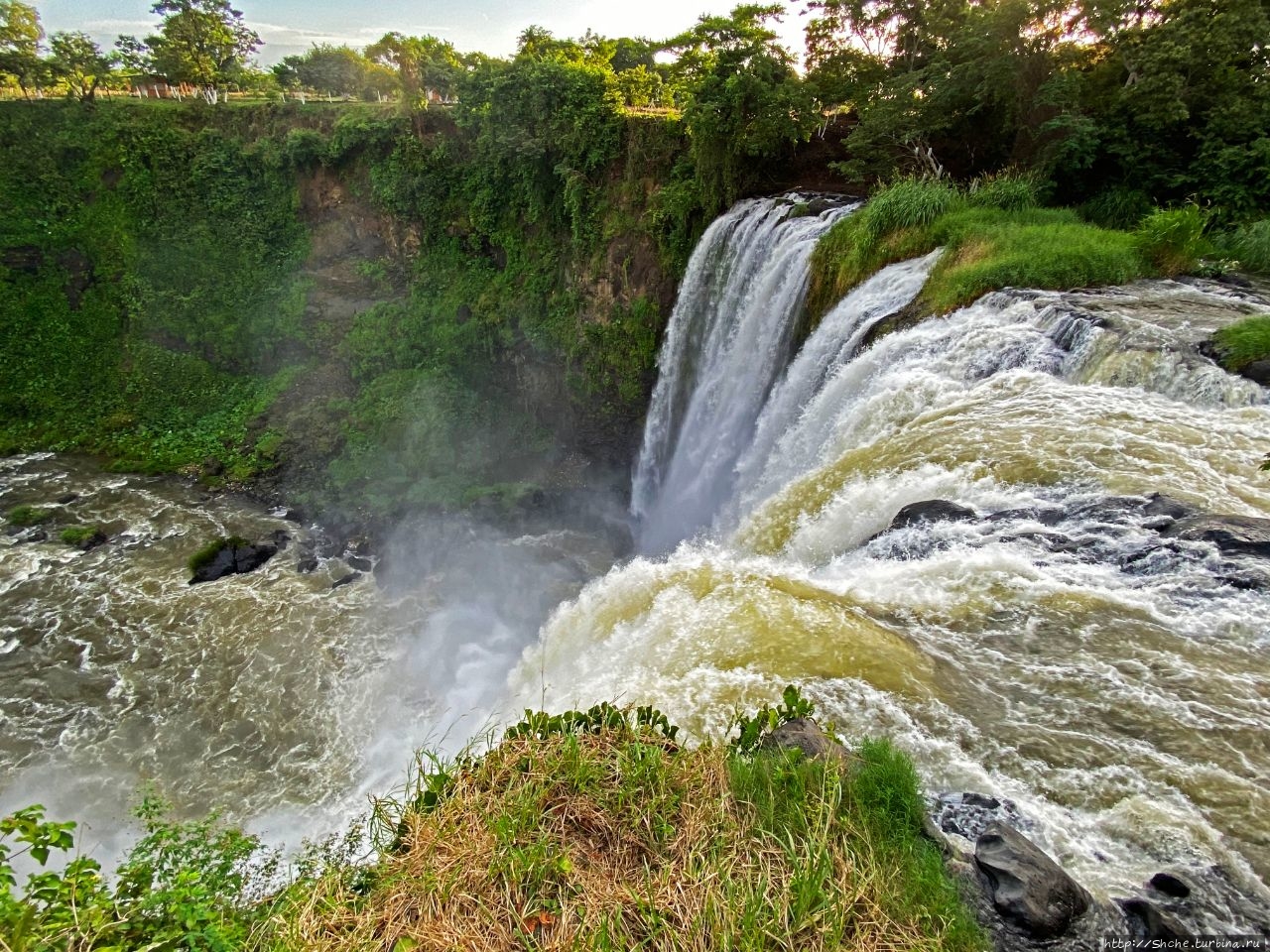 Водопад Эйипантла Сальто-де-Эйипантла, Мексика