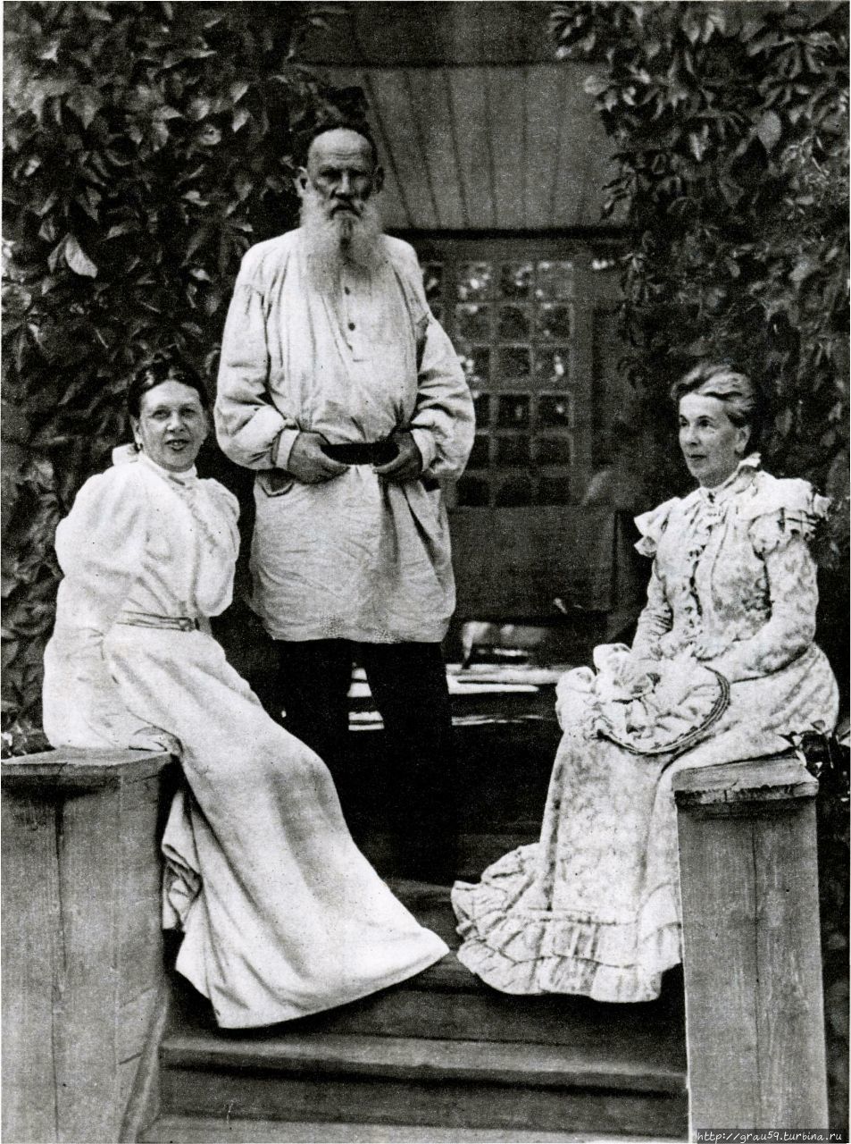 Лев Толстой с сестрами Со