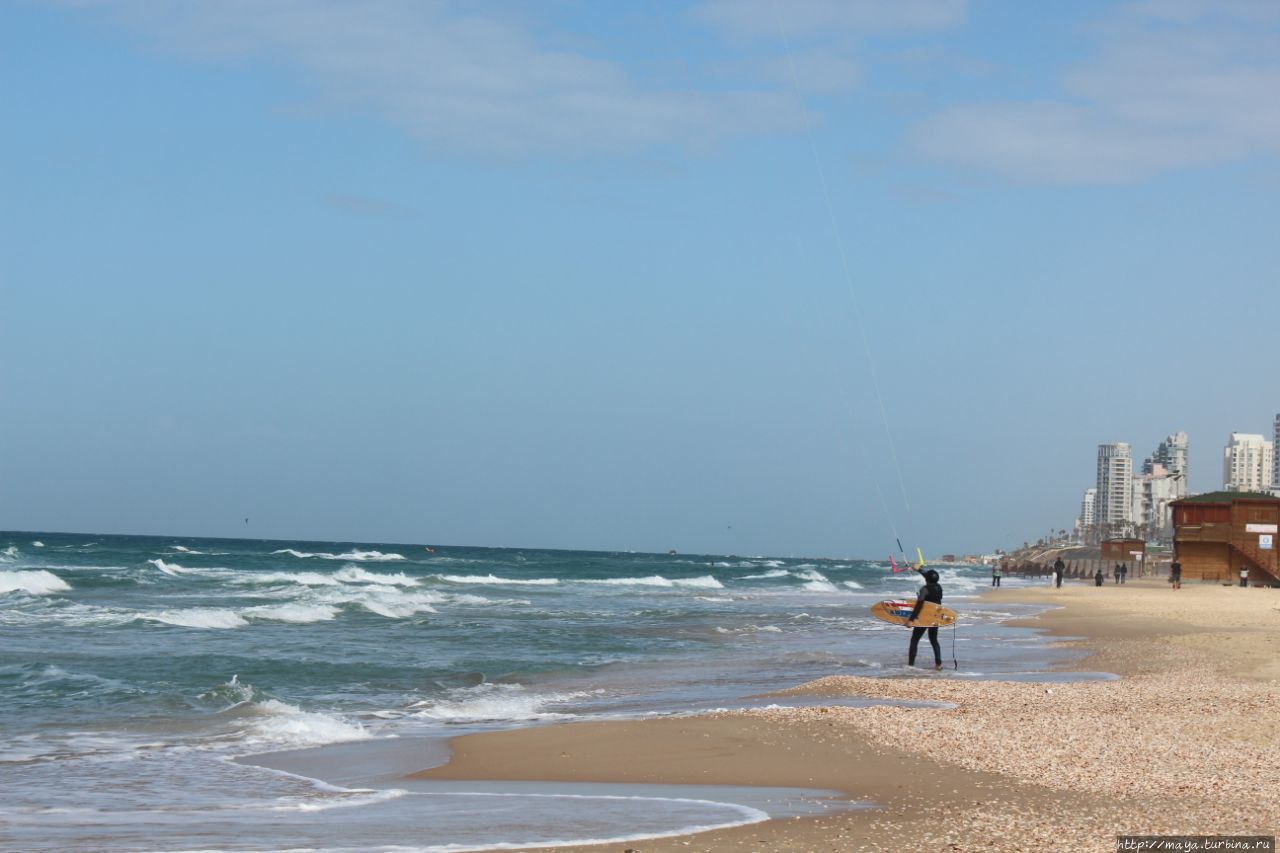 Бат Ям, зима и море Бат-Ям, Израиль