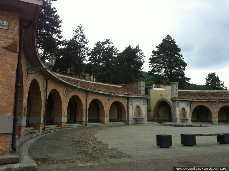 Город  Предаппио — родина Бенито  Муссолини Форли, Италия