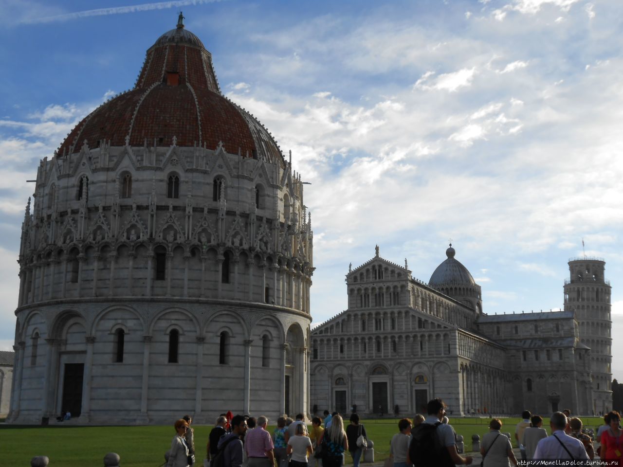 Pisa: чудесная площадь piazza dei Miracoli