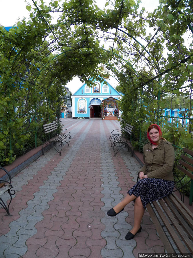 Исцеляющий источник Святой Праведной Анны Онишковцы, Украина
