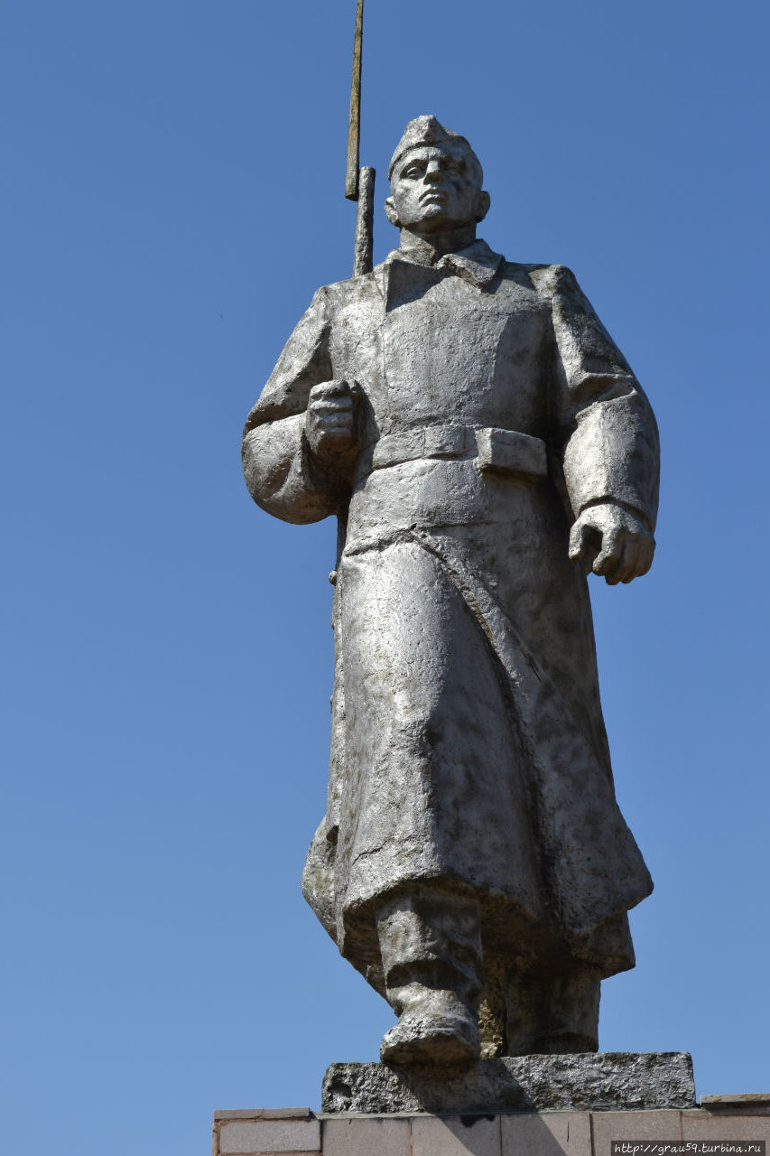 Памятник погибшим землякам Усть-Курдюм, Россия