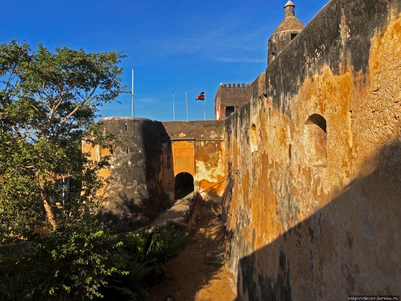 Fort Jesus - португальская крепость в Момбасе, ЮНЕСКО №1295