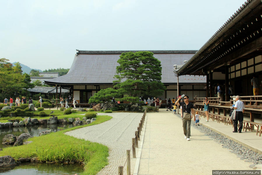 Храм Тенрю-дзи. Основан 1339 году Киото, Япония