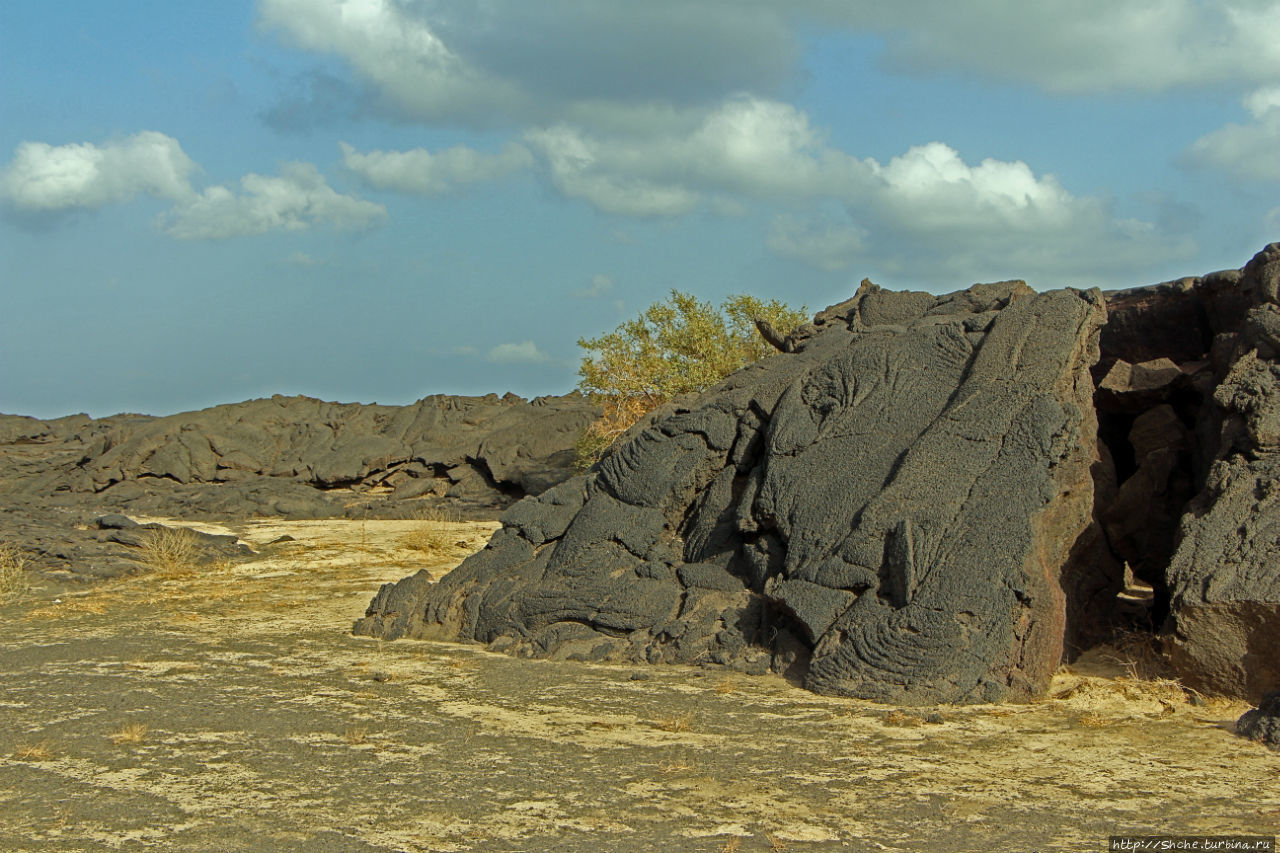 Эрта Але — врата Ада (черный вход) Эрта-Але цепь вулканов (1031м), Эфиопия