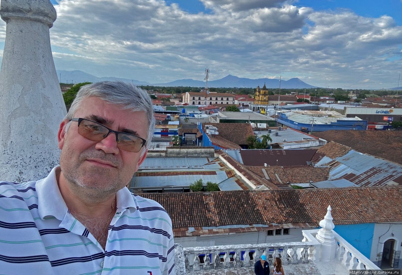 В гости к леонским атлантам. Самая известная крыша Никарагуа