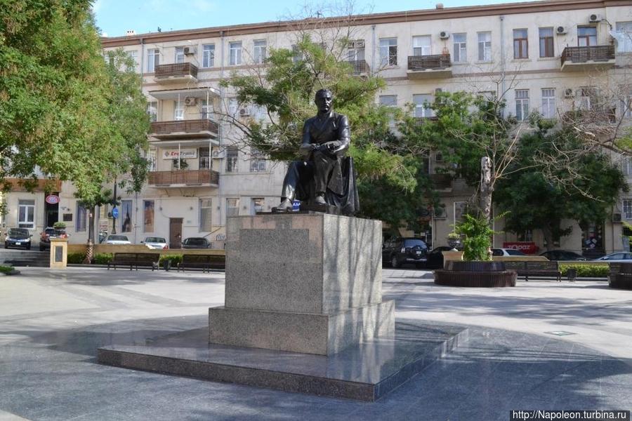 Памятник Ахундову Баку, Азербайджан