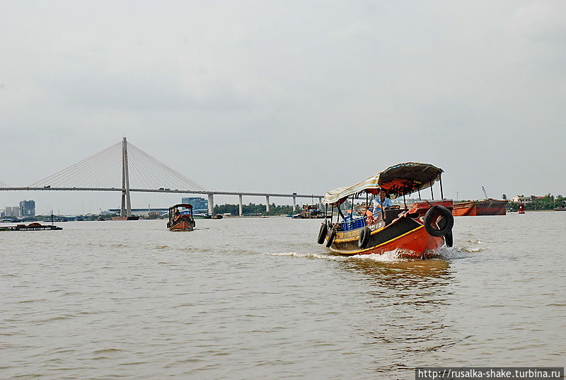 Серое небо, серая река... Лонгсюен, Вьетнам