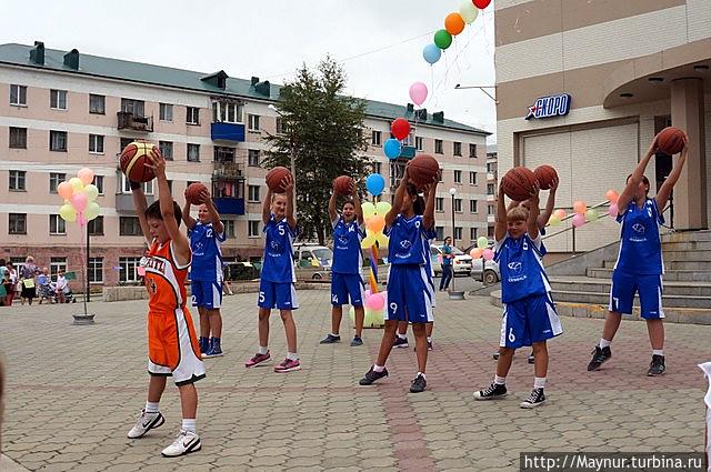 С   большой   программой   выступили   баскетболисты. Южно-Сахалинск, Россия