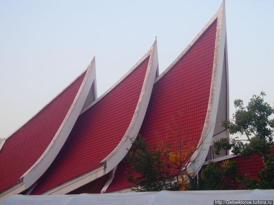 Wat  BuraPharam Сурин, Таиланд