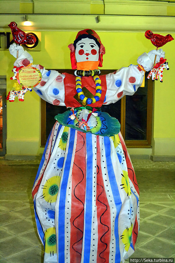 Дымковская мастерица Москва, Россия