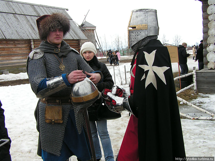 Ратоборцы перед показом боя в Суздале Суздаль, Россия