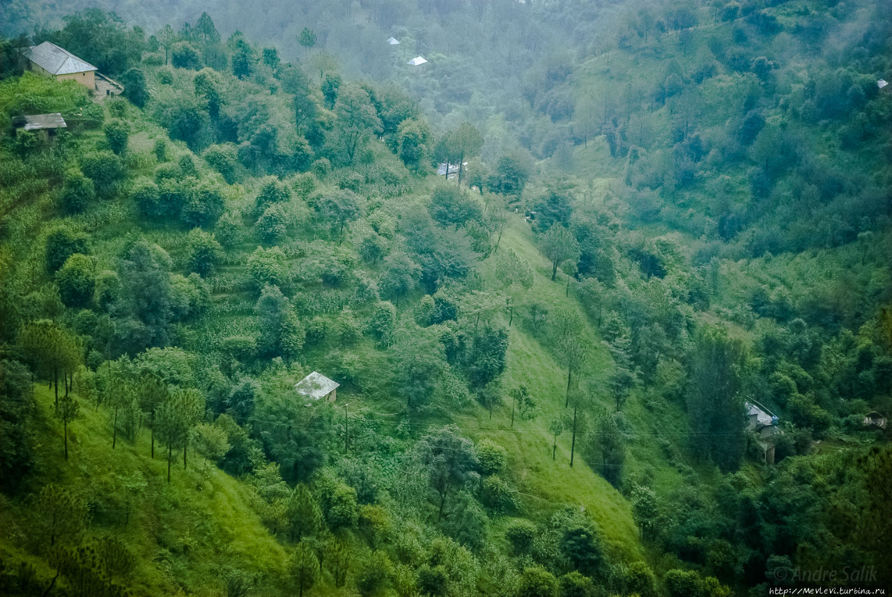 Химачал Прадеш,Ривалсар. пещера Падмасамбхавы Штат Химачал-Прадеш, Индия