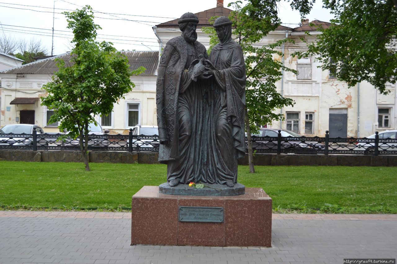 Памятник Петру и Февронии Тула, Россия