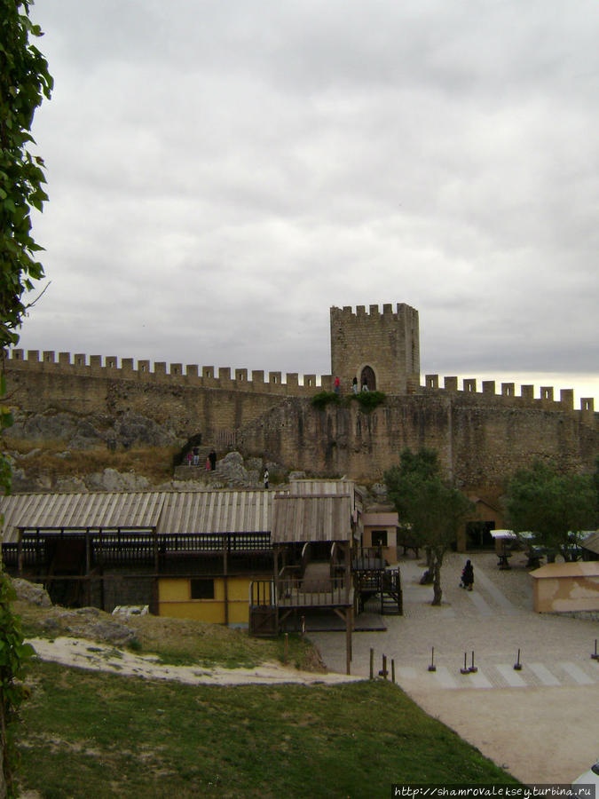 Обидуш. Взгляд на город и окрестности с крепостных стен Обидуш, Португалия