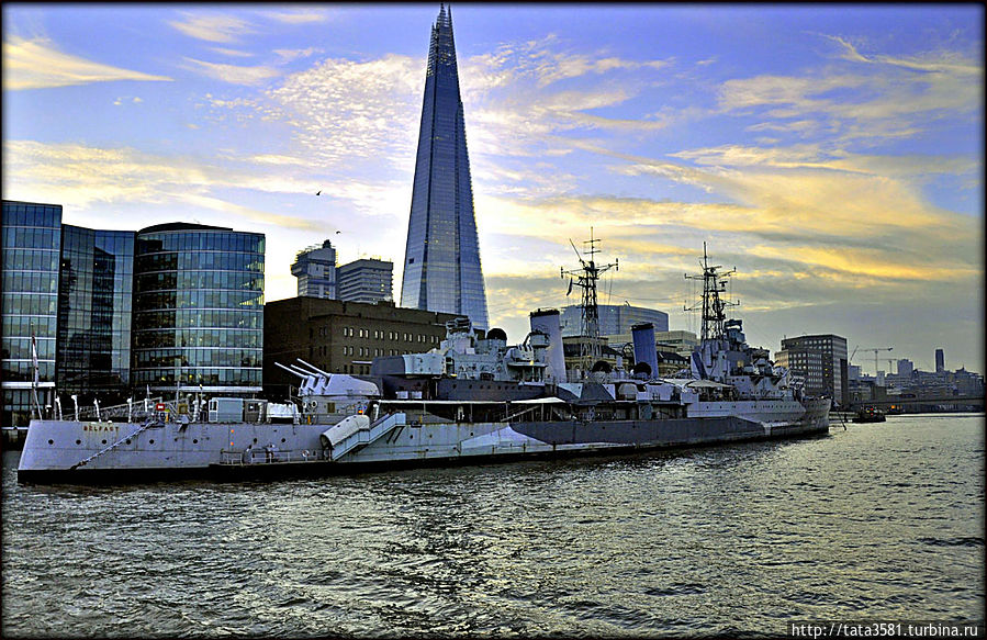 7-палубный крейсер Белфаст, который участвовал во Второй мировой и в войне в Корее 1950-1953 годов. Сейчас музей. Лондон, Великобритания