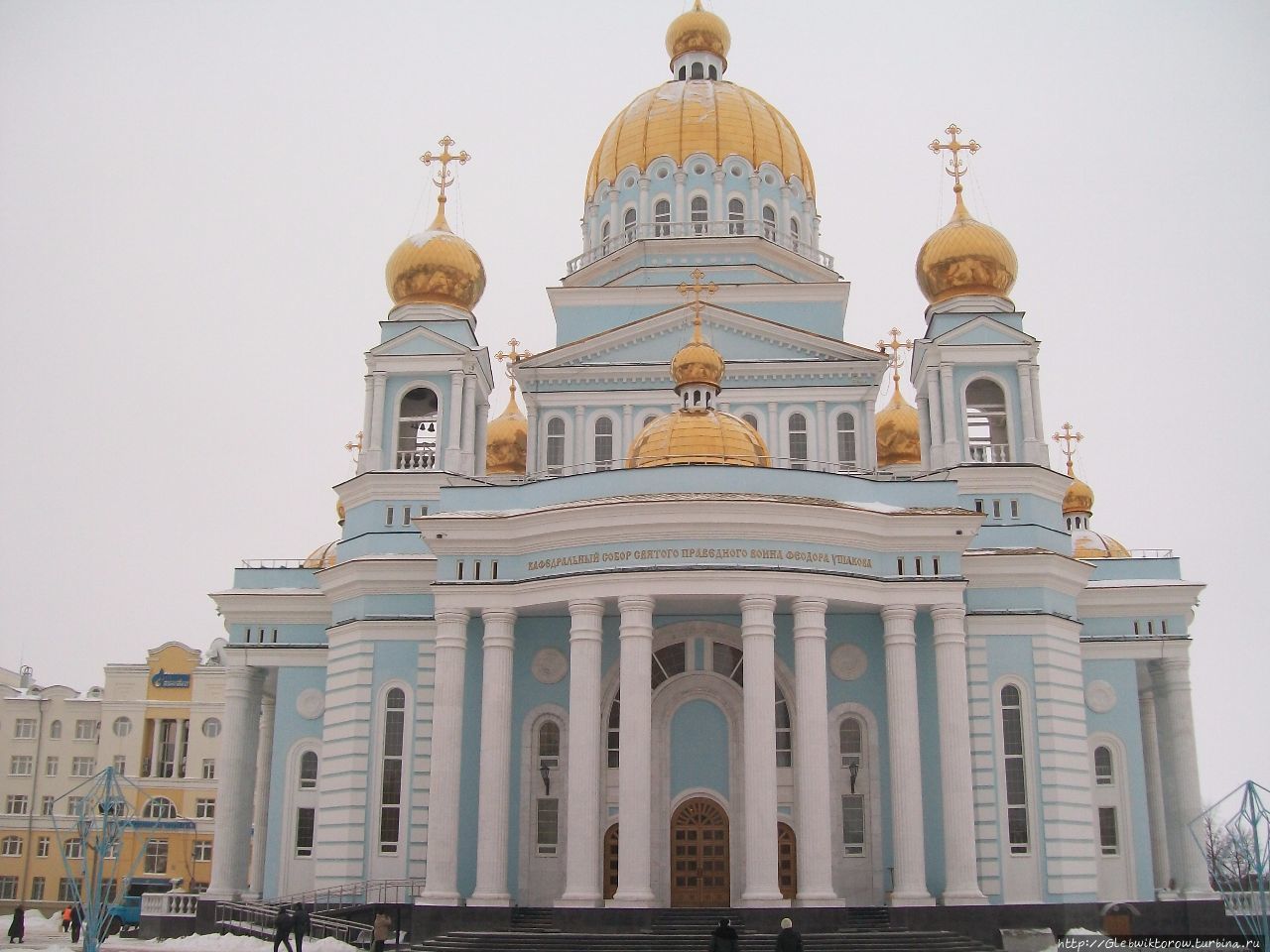 Саранск декабрь. Нижний и верхний храм Ушакова Саранск. Храм Ушакова и ТРЦ Рио фото Саранск. Саранск в декабре. Саранск фото туризм.