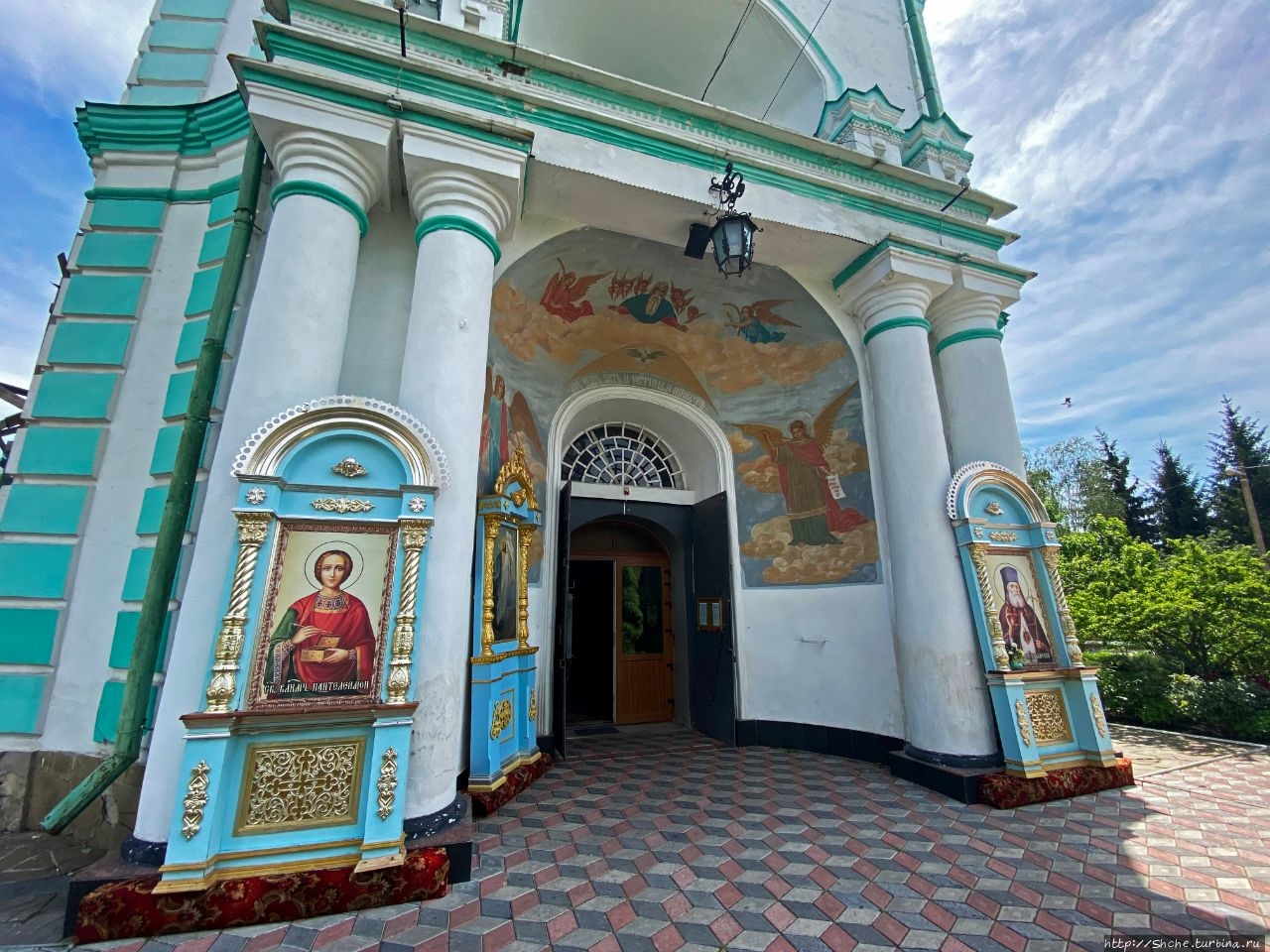 Казацкое барокко. Покровский кафедральный собор в Ахтырке