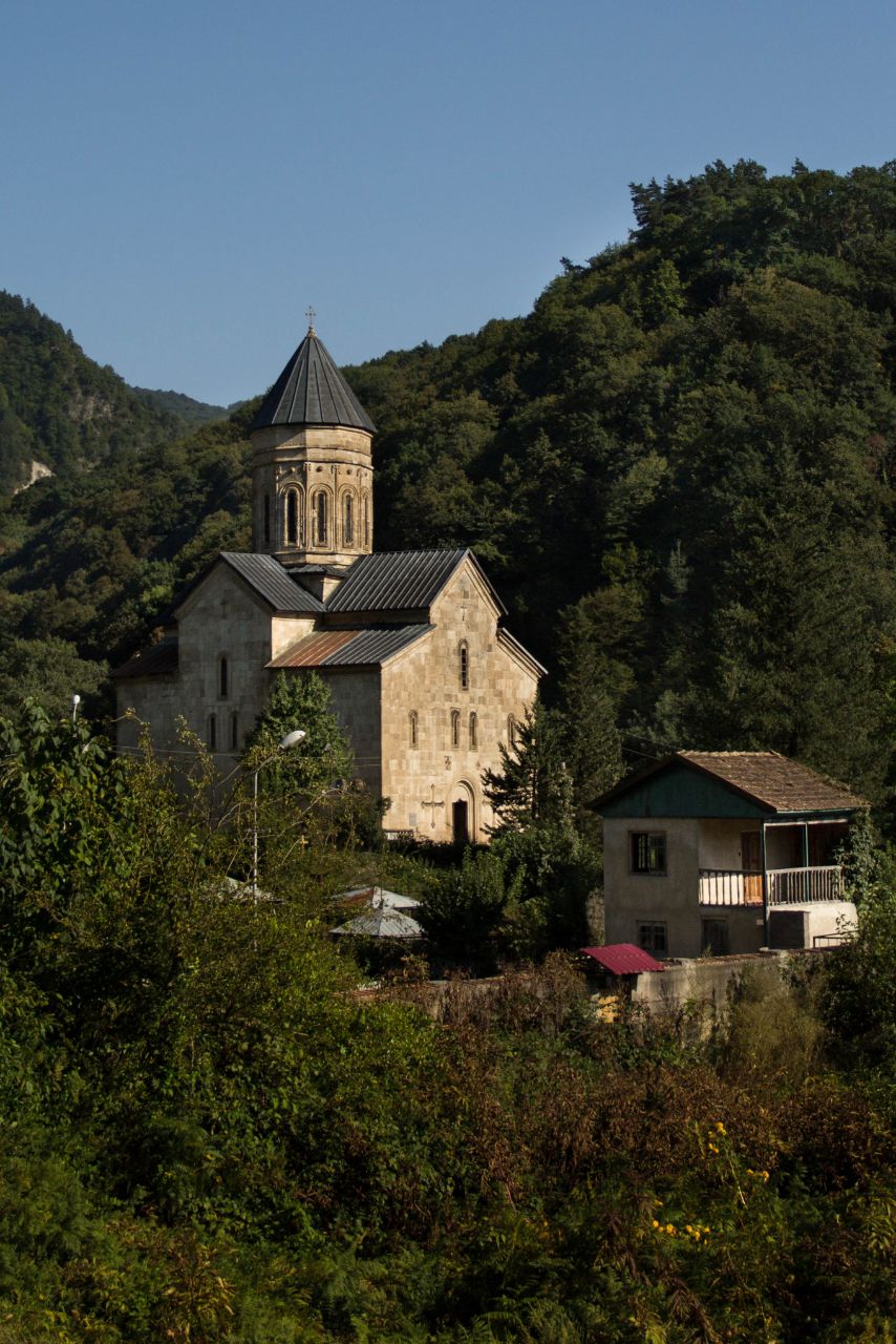 храм Богоматери Баракони Цеси, Грузия