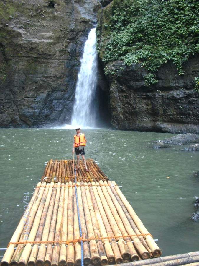 Край орущих петухов. Водопады Пагсаньян. Вечер в Санта-Круз Пагсаньян, Филиппины