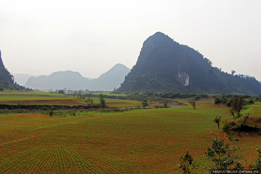Полые скалы Вьетнама: долина Tan Hoa и первая пещера Фонгня-Кебанг Национальный Парк, Вьетнам