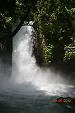 И наконец, водопад Баниас, который довольно трудно снять целиком из-за окружающей растительности.