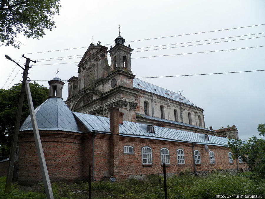 Коллегиальный костел Святой Троицы в Олыке Волынская область, Украина