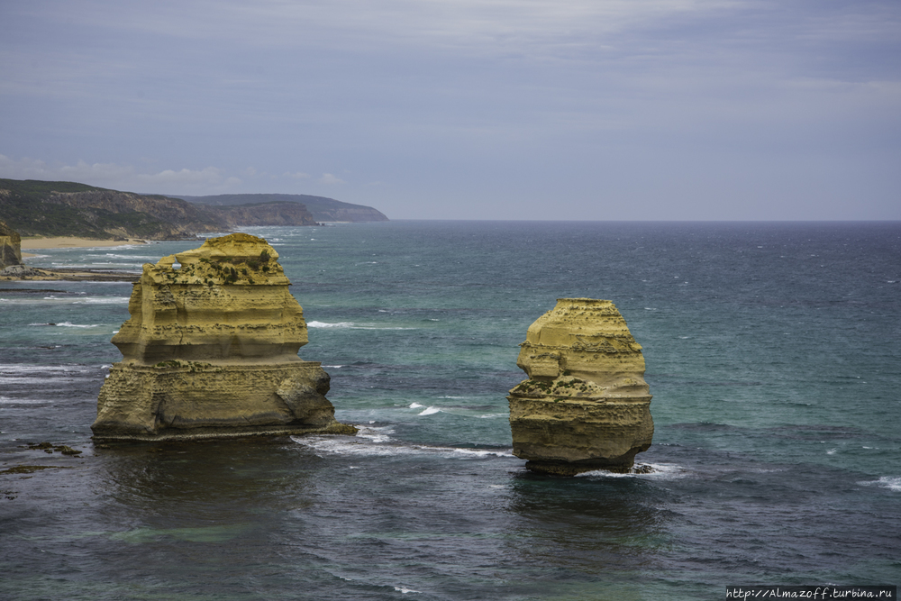 12 австралийских апостолов и London Bridge, который рухнул Двенадцать Апостолов Морской Национальный Парк, Австралия