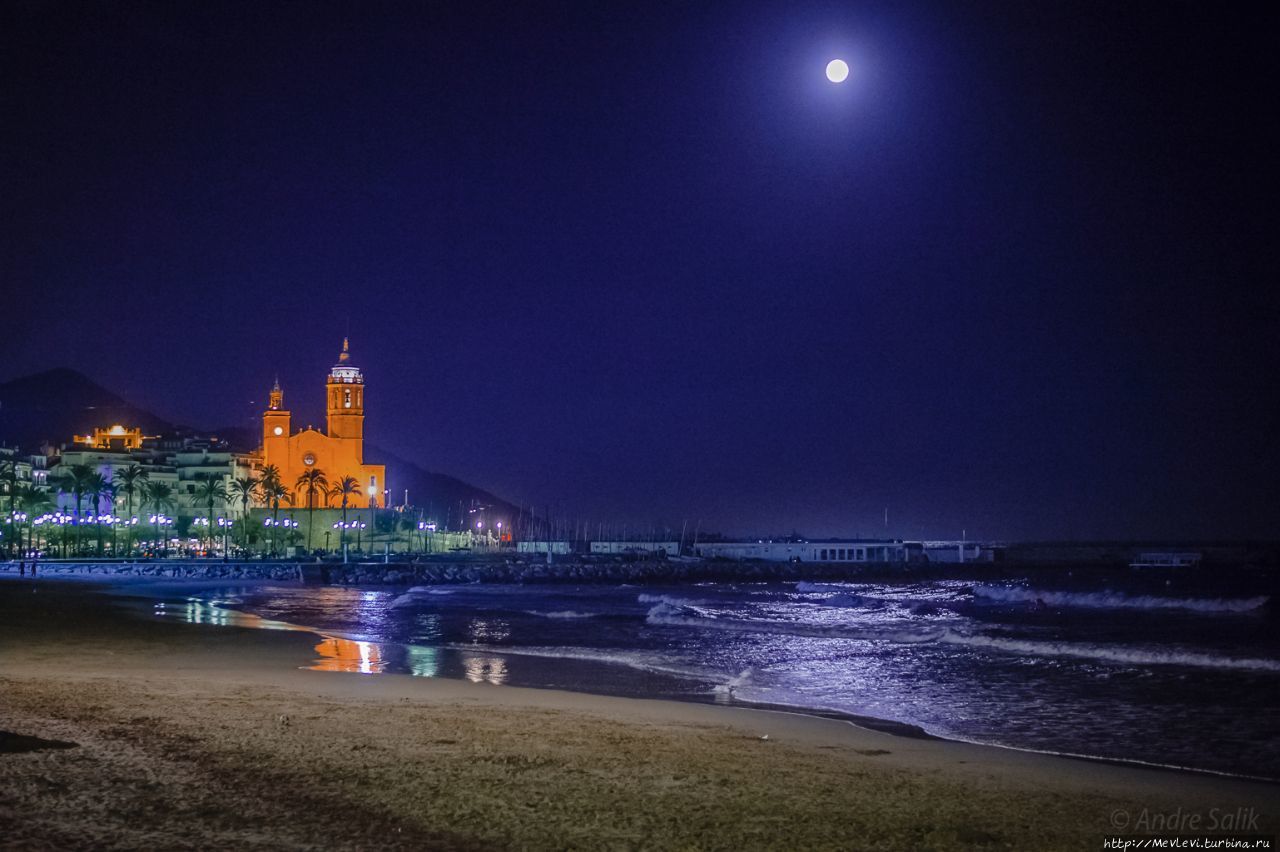 Вечер. Ситжес. Прибой Ситжес, Испания