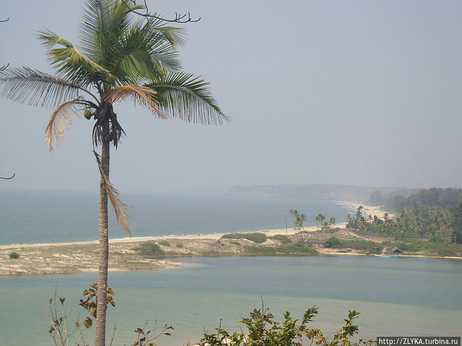 Пляж Парадайз в штате Махараштра и Реди форт Штат Гоа, Индия