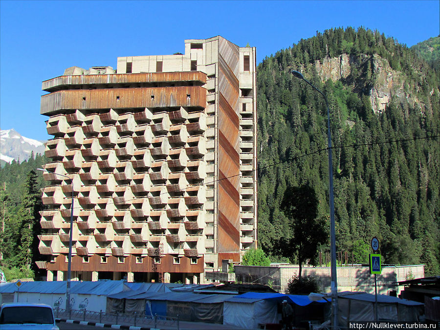 Заброшенное здание гостиницы Домбай, Россия