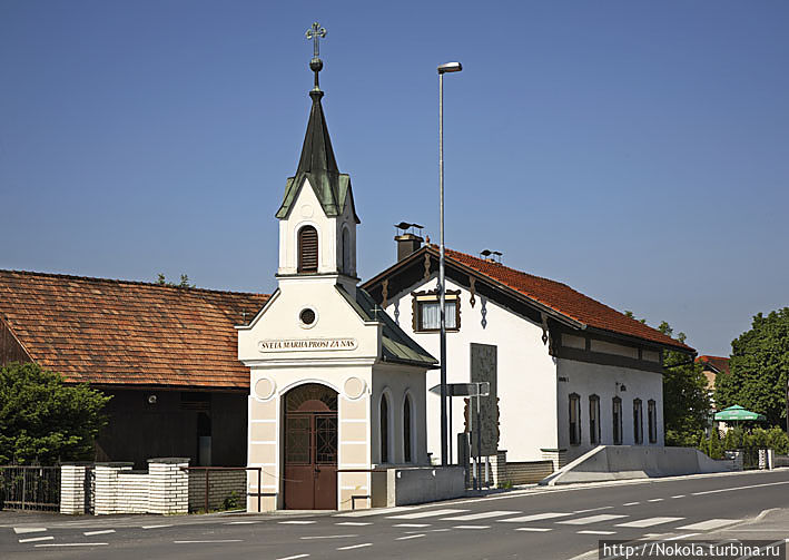 Переход словенско-хорватской границы в районе города Добова Словения