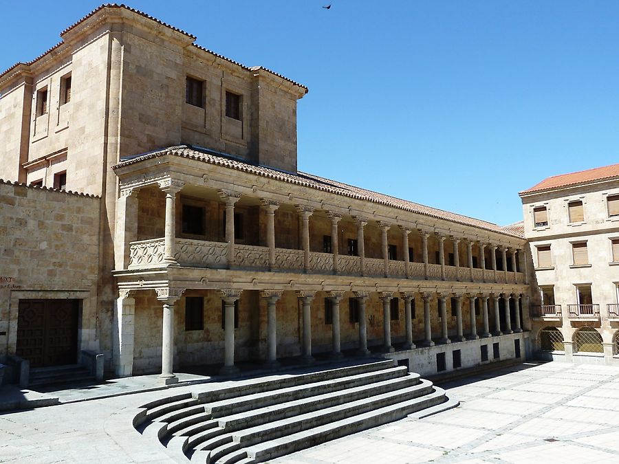 У монастыря Санта-Клара Саламанка, Испания