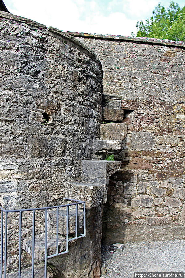 Замок Кэр Кэр, Ирландия