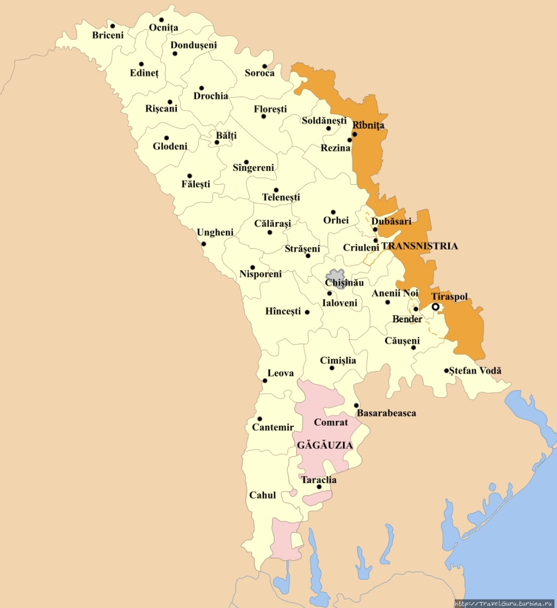 Розовым на карте Молдовы обозначена Гагаузия или, официально, автономное территориальное образование Гагаузия со столицей в городе Комрат Комрат, Молдова