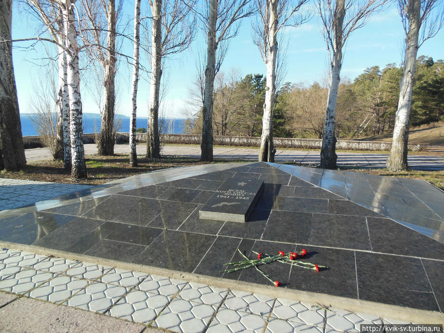 Ну а здесь памятник погибшим в ВОВ Тольятти, Россия