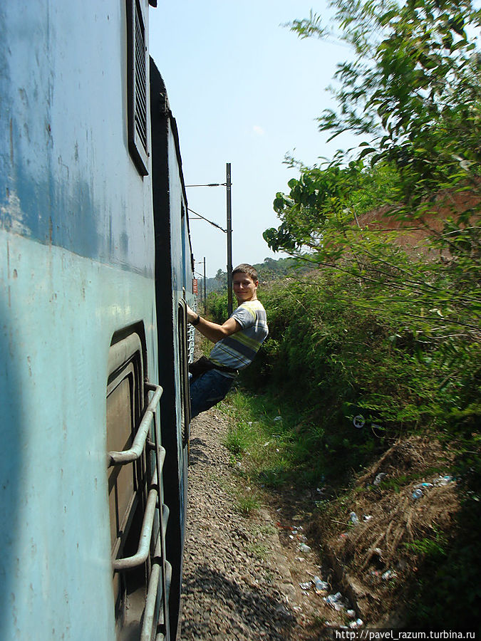 На поезде по югу Индии, штат Керала Индия