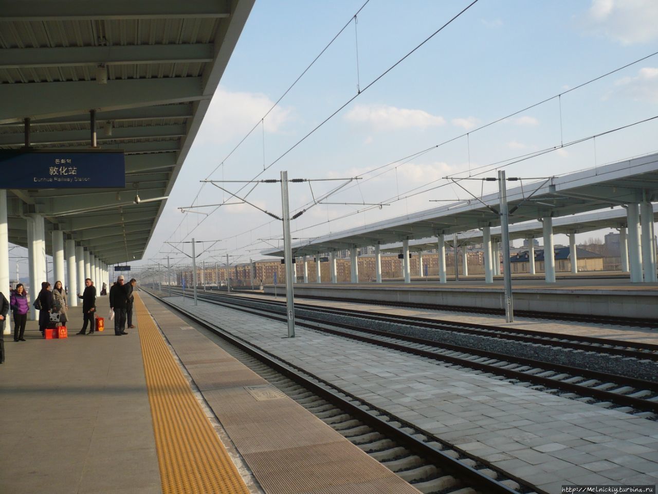 Железнодорожный вокзал Дуньхуа Дуньхуа, Китай