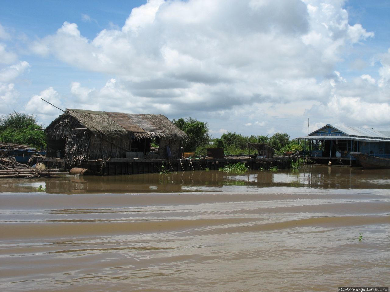 Плавучая деревня на озере Тонле Сап Сиемреап, Камбоджа