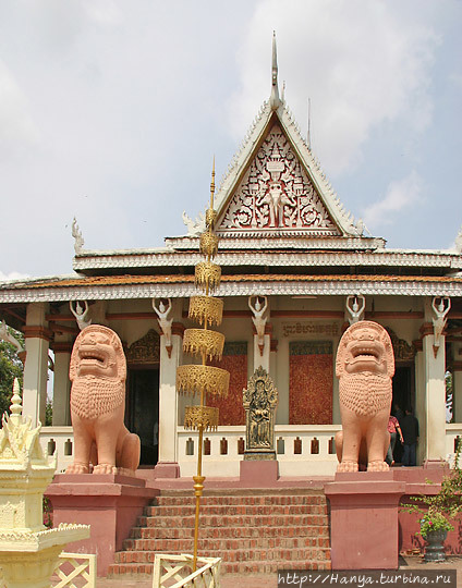 Ват Пном, или Храм на горе. Восточный фасад вихары. Фото из интернета