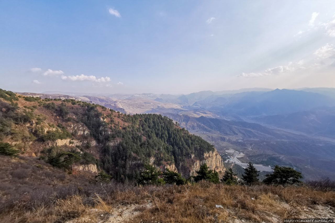 Священная даосская гора Хэншань Хуньюань, Китай