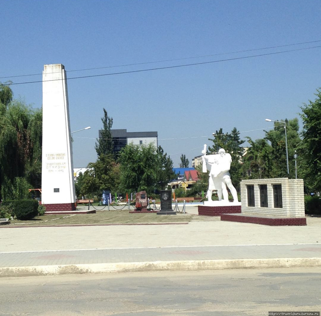 Приятно видеть, что военные памятники поддерживаются в достойном состоянии.