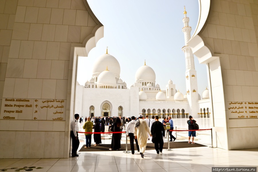 Абу-Даби. Белая мечеть Абу-Даби, ОАЭ