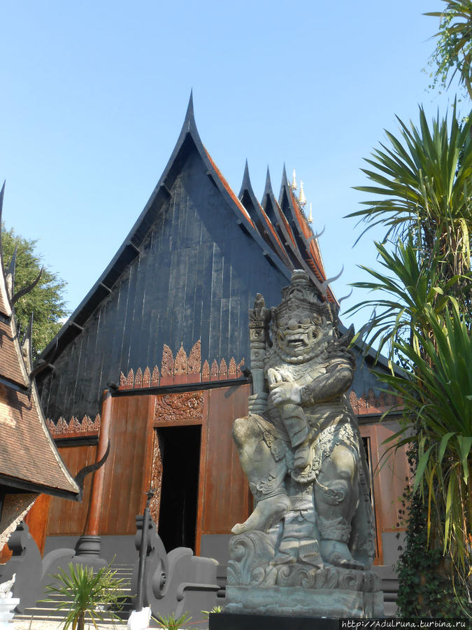 7. Baan Dam — Черный шаманский Храм в Чианграе. Чианграй, Таиланд